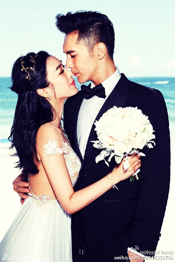 钟丽缇和张伦硕婚纱照