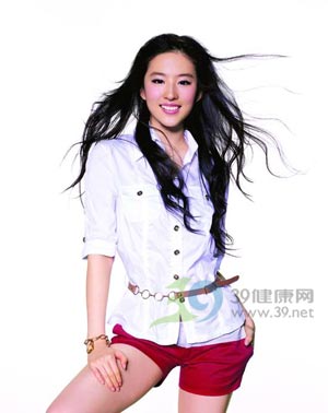 刘亦菲完美曲线“游”出来