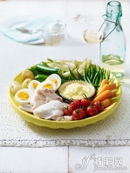 饮食,食品,桌子,瓶子,海产_562483599_Grand aioli, Provencal platter_创意图片_Getty Images China 饮食,食品,桌子,瓶子,海产_562483599_Grand aioli, Provencal platter_创意图片_Getty Images China