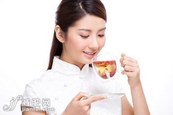 旗袍,花茶,喝,美,美人_8cbe1f705_古典美女与花茶_创意图片_Getty Images China 旗袍,花茶,喝,美,美人_8cbe1f705_古典美女与花茶_创意图片_Getty Images China