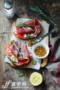 芥末,厨房,食品,桌子,肉_472078933_Bruschetta with ham_创意图片_Getty Images China 芥末,厨房,食品,桌子,肉_472078933_Bruschetta with ham_创意图片_Getty Images China