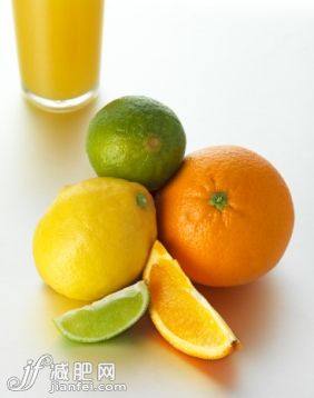 影棚拍摄,果汁,酸橙,切片食物,水果_142737879_Fresh citrus fruits and juice_创意图片_Getty Images China 影棚拍摄,果汁,酸橙,切片食物,水果_142737879_Fresh citrus fruits and juice_创意图片_Getty Images China