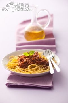 饮食,食品,晚餐,意大利面,紫色_117150034_Italian Stills: Spaghetti Bolognese_创意图片_Getty Images China 饮食,食品,晚餐,意大利面,紫色_117150034_Italian Stills: Spaghetti Bolognese_创意图片_Getty Images China