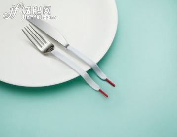 瘦身,摄影,快餐,影棚拍摄,餐刀_508437871_Shoelace cutlery_创意图片_Getty Images China 瘦身,摄影,快餐,影棚拍摄,餐刀_508437871_Shoelace cutlery_创意图片_Getty Images China