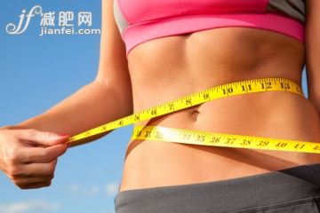 生活方式,运动,腰部,苗条,卷尺_108269374_Fitness and Weight Loss_创意图片_Getty Images China 生活方式,运动,腰部,苗条,卷尺_108269374_Fitness and Weight Loss_创意图片_Getty Images China