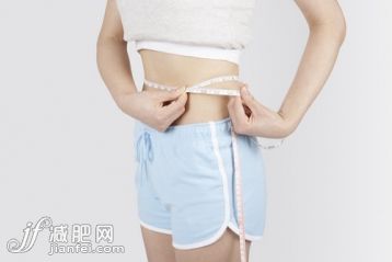 白色背景,影棚拍摄,运动,锻炼,健康生活方式_58455c8b3_锻炼身体的东方女性_创意图片_Getty Images China