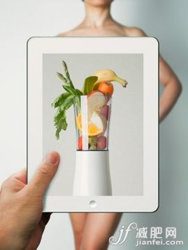 人,影棚拍摄,中间部分,45到49岁,手_534675601_Vegetables and fruits in mixer on tablet, and body_创意图片_Getty Images China 人,影棚拍摄,中间部分,45到49岁,手_534675601_Vegetables and fruits in mixer on tablet, and body_创意图片_Getty Images China