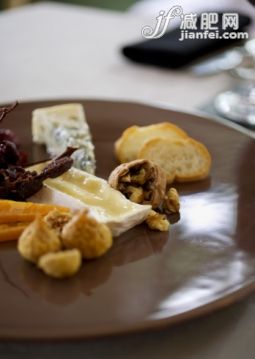 饮食,园艺器具,食品,餐具,奶制品_122641295_Assorted cheese_创意图片_Getty Images China 饮食,园艺器具,食品,餐具,奶制品_122641295_Assorted cheese_创意图片_Getty Images China