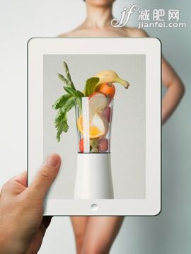 人,影棚拍摄,中间部分,45到49岁,手_534675601_Vegetables and fruits in mixer on tablet, and body_创意图片_Getty Images China 人,影棚拍摄,中间部分,45到49岁,手_534675601_Vegetables and fruits in mixer on tablet, and body_创意图片_Getty Images China