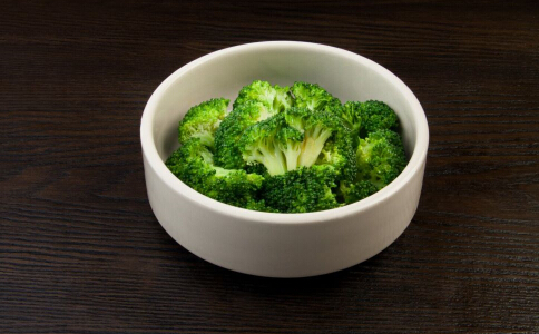 哪些食物会引起水肿 可以消肿的食物有哪些 哪些食物可以消水肿