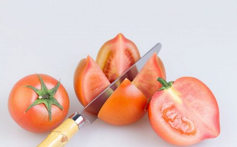 晚餐吃西红柿可以减肥吗 西红柿怎么吃可以减肥 西红柿减肥食谱有哪些
