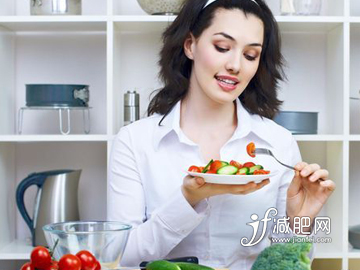 怎么简单有效瘦肚子 晚餐少吃