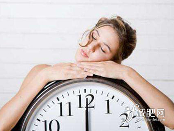 如何快速减掉小肚腩 睡眠不足.jpg