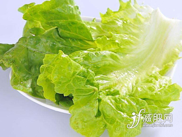 睡前三个动作瘦腹 生菜
