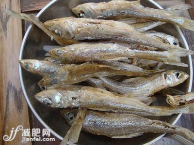 吃这些食物让你变成瘦脸美女