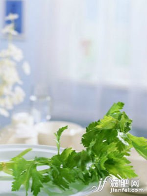 芹菜瘦脸面膜