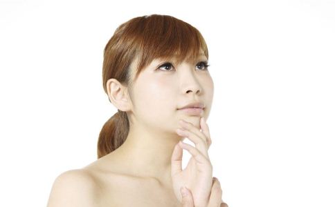 如何瘦脸 瘦脸的好方法 如何变成V字小脸 瘦脸该吃什么 瘦脸的脸部运动 