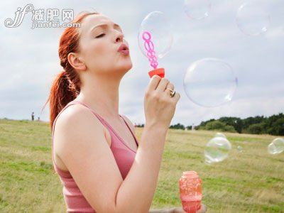 简单小动作 轻松消肿变小V脸