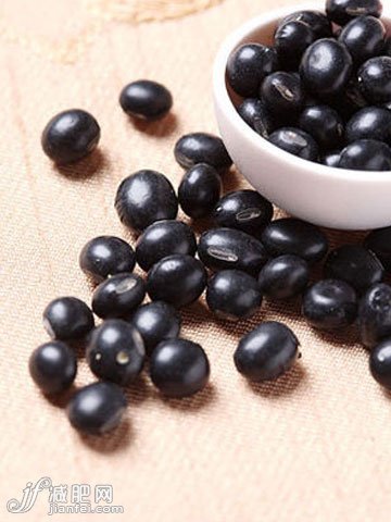 六款食谱消除浮肿打造紧致小脸