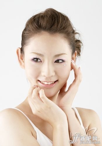 轻松瘦脸招 解救4类型包子脸