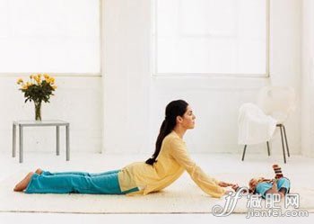 瘦身新绝招 伸展减肥操还能缓解痛经