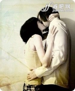 接吻秘密：每天接吻3次可减肥！