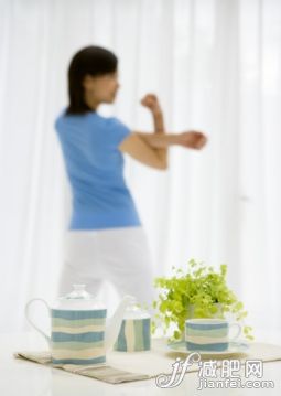 人,饮食,家具,容器,园艺器具_122685726_Tea set_创意图片_Getty Images China 人,饮食,家具,容器,园艺器具_122685726_Tea set_创意图片_Getty Images China