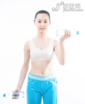 举,举重,亚洲人,健康,锻炼_588134dcb_东方美女在锻炼身体_创意图片_Getty Images China 举,举重,亚洲人,健康,锻炼_588134dcb_东方美女在锻炼身体_创意图片_Getty Images China