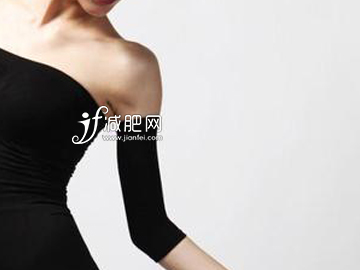 如何有效瘦麒麟臂 站立臂屈伸