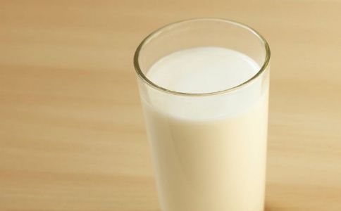 牛奶豆腐汤可以瘦腰吗 夏季怎么瘦腰 可以在床上瘦腰的姿势 按摩瘦腰法 