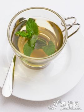 饮料,影棚拍摄,汤匙,杯,茶碟_83113396_Green tea_创意图片_Getty Images China