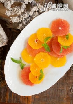 食品,餐盘,室内,红色,黄色_169414623_Platter with oranges, grapefruit & mint_创意图片_Getty Images China 食品,餐盘,室内,红色,黄色_169414623_Platter with oranges, grapefruit & mint_创意图片_Getty Images China
