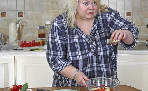 肥胖女性要如何瘦身 最适合偏胖女性减肥的食物 胖子吃什么食物不会长胖