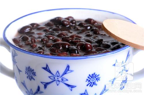 煲黑豆制作简单功效多