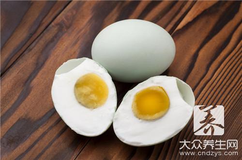 盐蛋黄茄子的做法包括哪些？ 