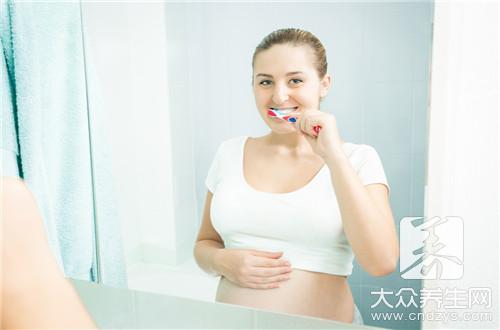 口腔溃疡吃菜 需慎重选择