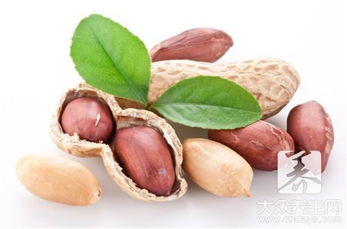 花生米拌芹菜怎么做？