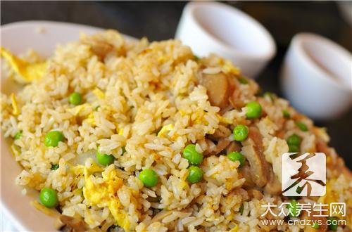 炒饭怎么做？这样做好吃极了！