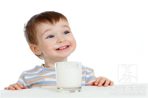 儿童近视应该吃什么食物？