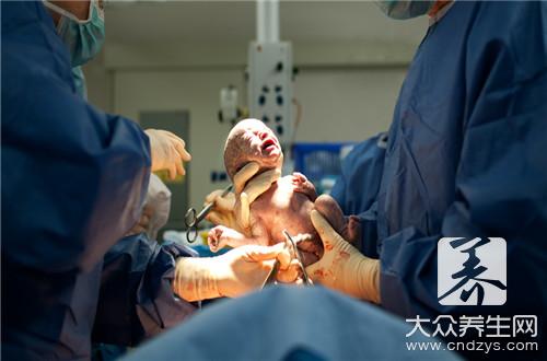 剖腹产后忌七大危险动作！！(2)