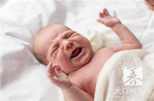 婴儿熟睡中突然大哭如何解决呢？