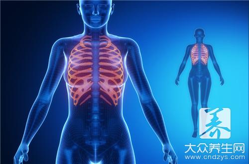婴儿肋骨外翻的原因，如何判断肋骨是否外翻(1)