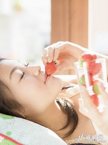 5分钟枕头操,让小腹变平坦!