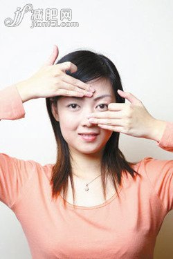 8式瘦脸瑜伽动作 缔造完美下额美人脸