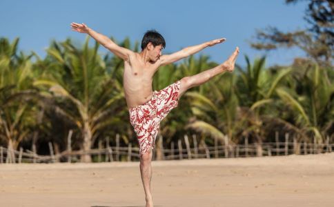 秋季做什么瑜伽比较好的 合适秋季的瑜伽有哪些 秋季什么瑜伽动作好