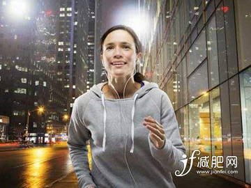 夜跑减肥的正确方法 夜跑减肥注意事项.jpg