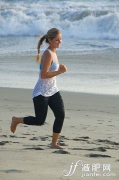 户外,慢跑,海滩,健康生活方式,锻炼_523508753_Female beach jogger_创意图片_Getty Images China 户外,慢跑,海滩,健康生活方式,锻炼_523508753_Female beach jogger_创意图片_Getty Images China