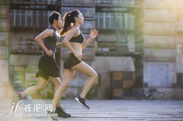 运动员,锻炼,运动,跑,塑形_cf432b5a0_年轻人户外跑步锻炼_创意图片_Getty Images China 运动员,锻炼,运动,跑,塑形_cf432b5a0_年轻人户外跑步锻炼_创意图片_Getty Images China