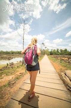 人,活动,环境,生活方式,自然_475466002_Woman on a hiking journey_创意图片_Getty Images China 人,活动,环境,生活方式,自然_475466002_Woman on a hiking journey_创意图片_Getty Images China