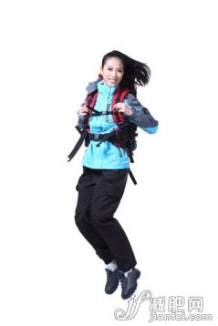 蓝色,旅游,娱乐,背包,防水服_ffdee741b_女性背包族_创意图片_Getty Images China 蓝色,旅游,娱乐,背包,防水服_ffdee741b_女性背包族_创意图片_Getty Images China